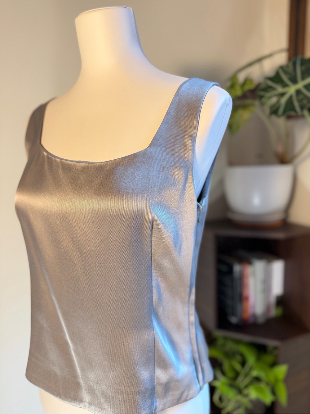 Akris 100% Silk Sleeveless Shell Top Silver Square Neck Side Zip Size US 8 - Picture 4 of 11